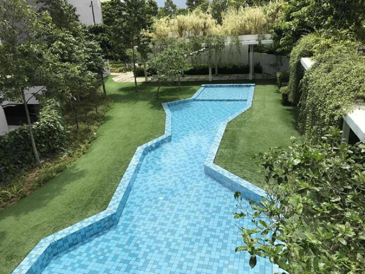 Pangsapuri Cyberjaya & Verdi Nature 5 2 Pax Fully Air-con