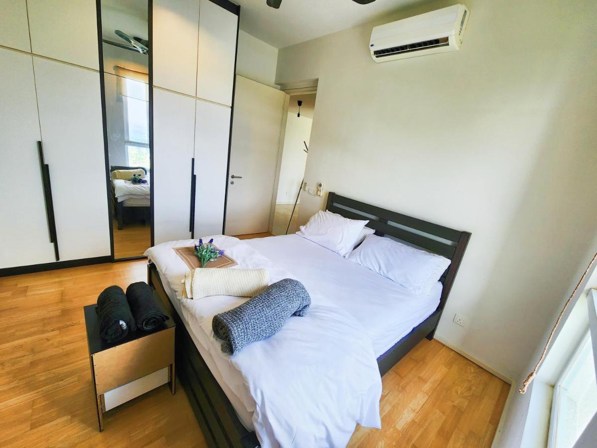 Cyberjaya & Verdi Nature 5 2 Pax Fully Air-con *