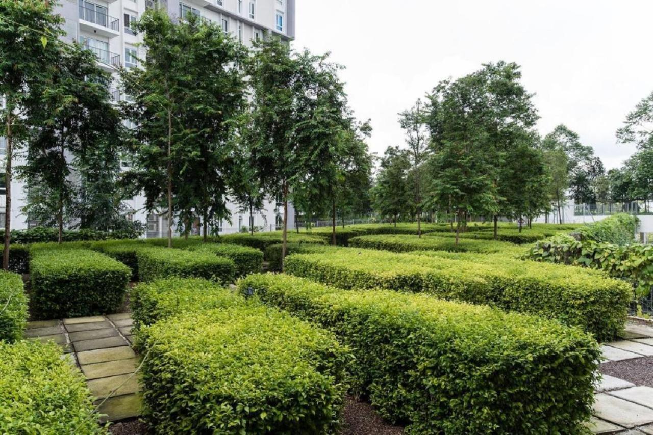 Cyberjaya & Verdi Nature 5 2 Pax Fully Air-con Pangsapuri *